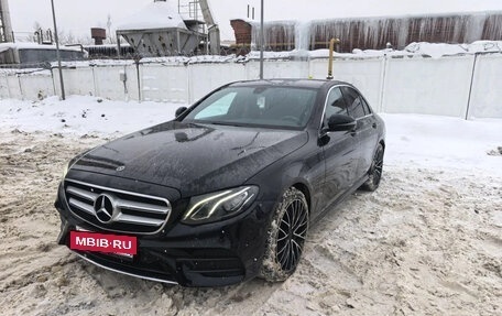 Mercedes-Benz E-Класс, 2019 год, 3 900 000 рублей, 2 фотография