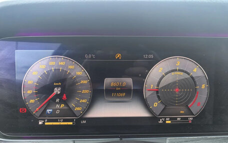 Mercedes-Benz E-Класс, 2019 год, 3 900 000 рублей, 10 фотография