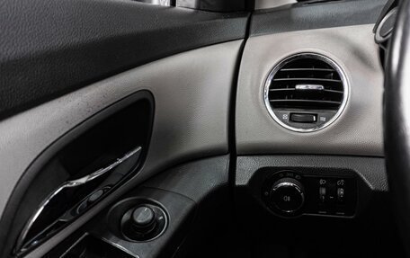 Chevrolet Cruze II, 2011 год, 669 000 рублей, 13 фотография