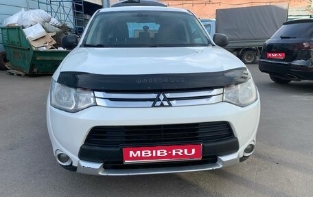 Mitsubishi Outlander III рестайлинг 3, 2014 год, 1 100 000 рублей, 1 фотография