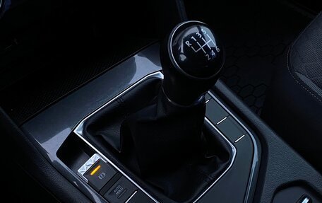 Volkswagen Tiguan II, 2017 год, 1 642 800 рублей, 16 фотография