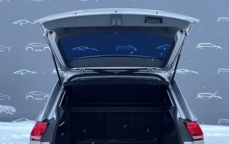 Volkswagen Tiguan II, 2017 год, 1 642 800 рублей, 14 фотография