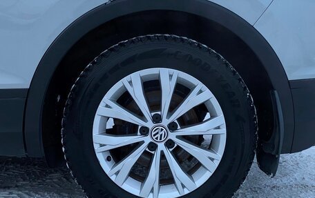 Volkswagen Tiguan II, 2017 год, 1 642 800 рублей, 25 фотография