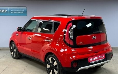 KIA Soul II рестайлинг, 2018 год, 2 300 000 рублей, 5 фотография