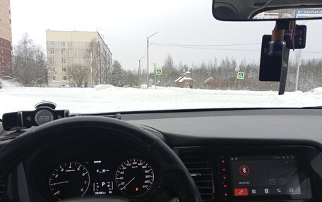 Mitsubishi Outlander III рестайлинг 3, 2018 год, 1 900 000 рублей, 7 фотография