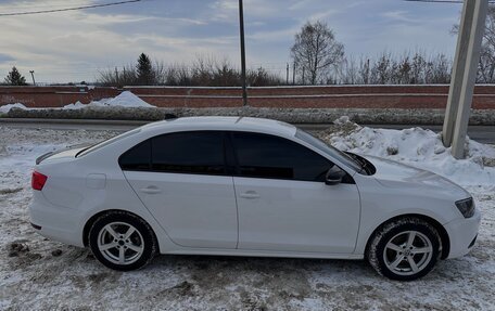 Volkswagen Jetta VI, 2013 год, 970 000 рублей, 3 фотография
