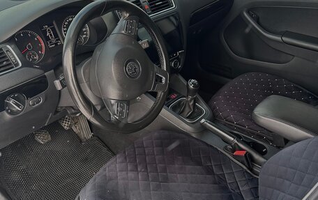 Volkswagen Jetta VI, 2013 год, 970 000 рублей, 12 фотография