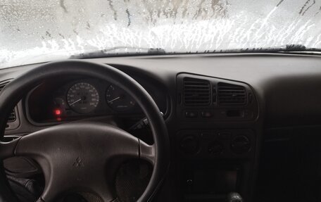 Mitsubishi Galant VIII, 1994 год, 185 000 рублей, 6 фотография