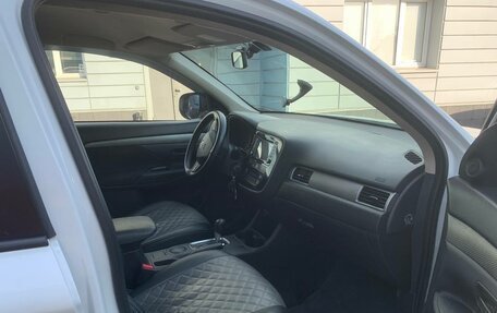 Mitsubishi Outlander III рестайлинг 3, 2014 год, 1 100 000 рублей, 6 фотография