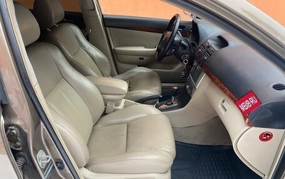 Toyota Avensis III рестайлинг, 2004 год, 525 000 рублей, 1 фотография