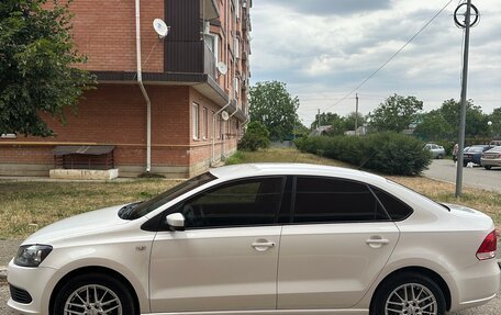 Volkswagen Polo VI (EU Market), 2013 год, 960 000 рублей, 2 фотография