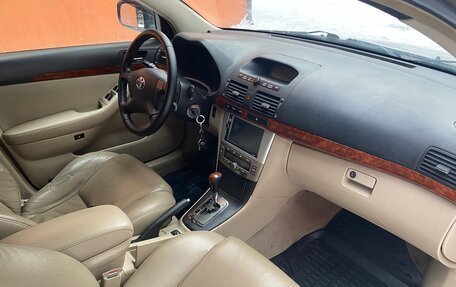 Toyota Avensis III рестайлинг, 2004 год, 525 000 рублей, 4 фотография