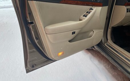 Toyota Avensis III рестайлинг, 2004 год, 525 000 рублей, 15 фотография