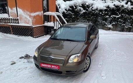 Toyota Avensis III рестайлинг, 2004 год, 525 000 рублей, 11 фотография