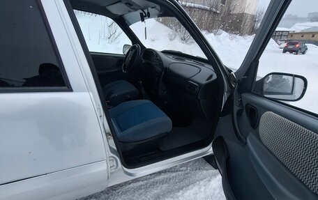 Chevrolet Niva I рестайлинг, 2004 год, 270 000 рублей, 10 фотография