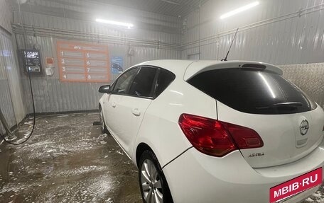 Opel Astra J, 2011 год, 670 000 рублей, 4 фотография
