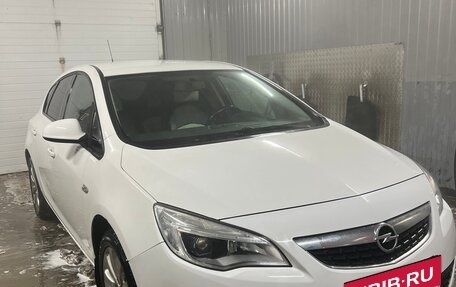 Opel Astra J, 2011 год, 670 000 рублей, 6 фотография