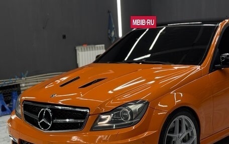 Mercedes-Benz C-Класс AMG, 2011 год, 2 350 000 рублей, 2 фотография