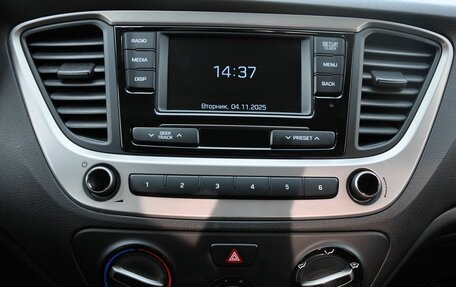 Hyundai Solaris II рестайлинг, 2017 год, 1 335 000 рублей, 21 фотография