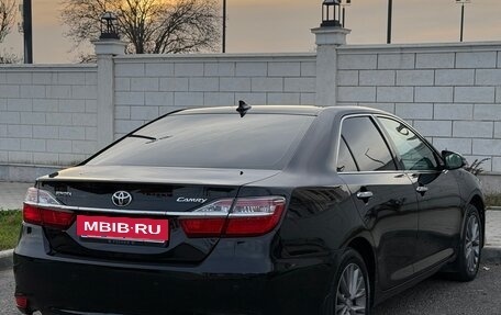 Toyota Camry, 2017 год, 2 400 000 рублей, 10 фотография