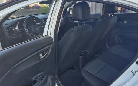 KIA Rio IV, 2020 год, 850 000 рублей, 10 фотография