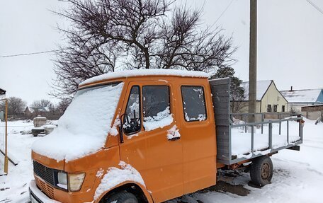 Mercedes-Benz W123, 1980 год, 350 000 рублей, 1 фотография