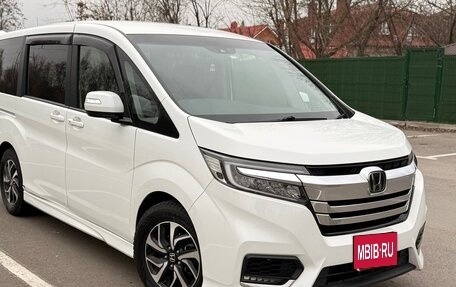 Honda Stepwgn IV, 2021 год, 2 450 000 рублей, 1 фотография