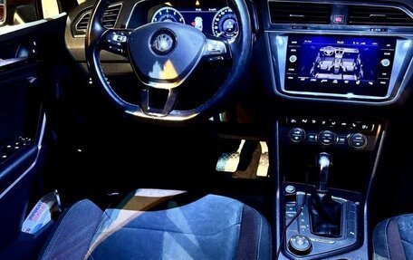 Volkswagen Tiguan II, 2017 год, 2 800 000 рублей, 8 фотография