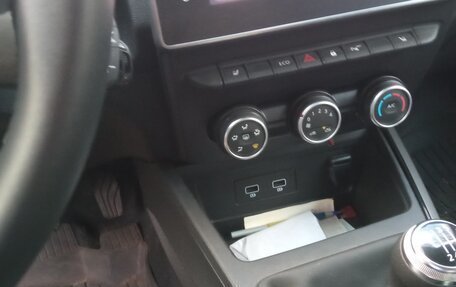 Renault Duster, 2022 год, 2 650 000 рублей, 9 фотография