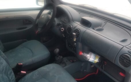 Renault Kangoo II рестайлинг, 2000 год, 200 000 рублей, 11 фотография