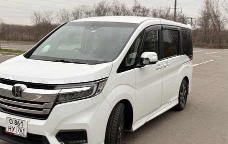 Honda Stepwgn IV, 2021 год, 2 450 000 рублей, 2 фотография
