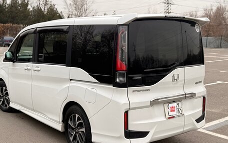 Honda Stepwgn IV, 2021 год, 2 450 000 рублей, 4 фотография