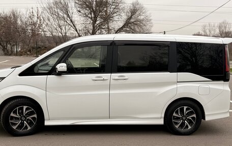 Honda Stepwgn IV, 2021 год, 2 450 000 рублей, 3 фотография