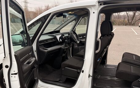 Honda Stepwgn IV, 2021 год, 2 450 000 рублей, 10 фотография