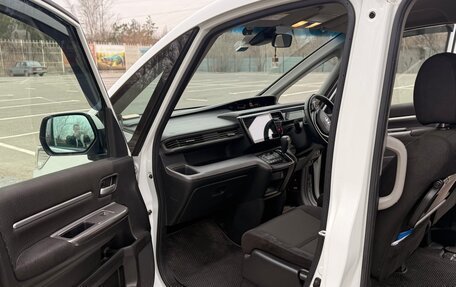 Honda Stepwgn IV, 2021 год, 2 450 000 рублей, 11 фотография