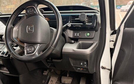 Honda Stepwgn IV, 2021 год, 2 450 000 рублей, 20 фотография