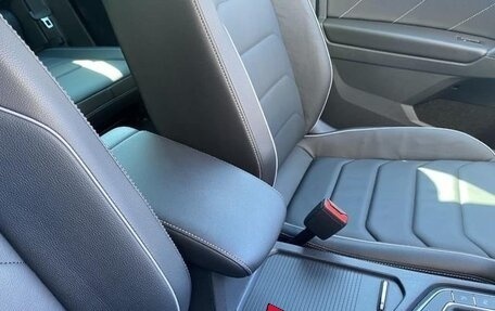 Volkswagen Tiguan II, 2022 год, 1 910 000 рублей, 15 фотография