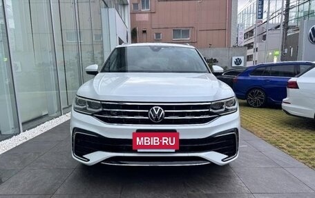 Volkswagen Tiguan II, 2022 год, 1 910 000 рублей, 3 фотография