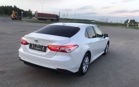 Toyota Camry, 2021 год, 2 650 000 рублей, 3 фотография