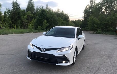 Toyota Camry, 2021 год, 2 650 000 рублей, 6 фотография