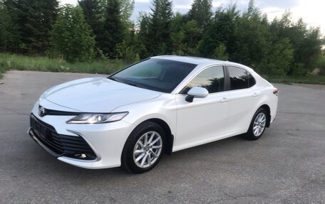 Toyota Camry, 2021 год, 2 650 000 рублей, 4 фотография