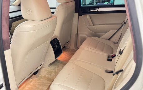 Volkswagen Touareg III, 2011 год, 1 800 000 рублей, 4 фотография