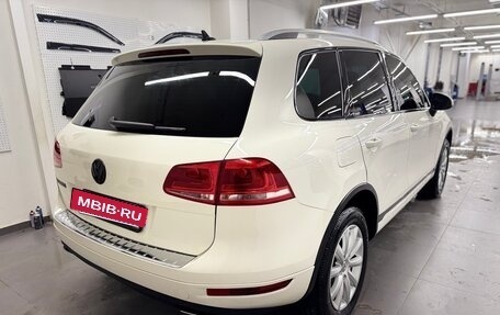 Volkswagen Touareg III, 2011 год, 1 800 000 рублей, 3 фотография