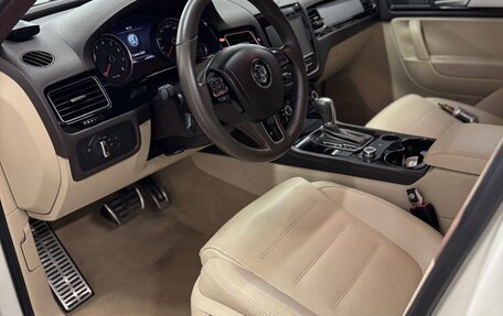 Volkswagen Touareg III, 2011 год, 1 800 000 рублей, 8 фотография