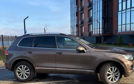 Volkswagen Touareg III, 2011 год, 1 800 000 рублей, 3 фотография