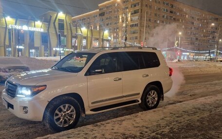 Toyota Land Cruiser 200, 2015 год, 4 900 000 рублей, 2 фотография