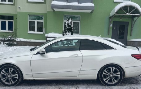 Mercedes-Benz E-Класс, 2013 год, 2 150 000 рублей, 3 фотография