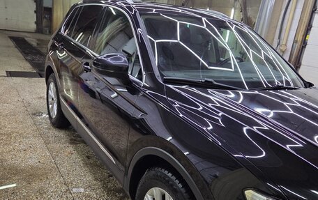 Volkswagen Tiguan II, 2018 год, 2 350 000 рублей, 4 фотография