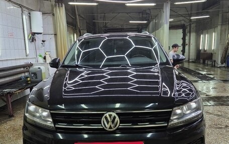 Volkswagen Tiguan II, 2018 год, 2 350 000 рублей, 3 фотография