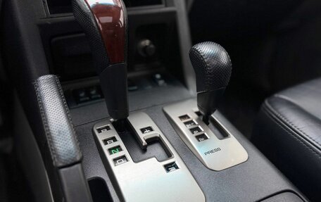 Mitsubishi Montero III, 2003 год, 860 000 рублей, 20 фотография